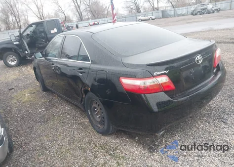2007 Toyota Camry Xle V6 z USA, uszkodzony, nr VIN 4T1BK46K07U554611